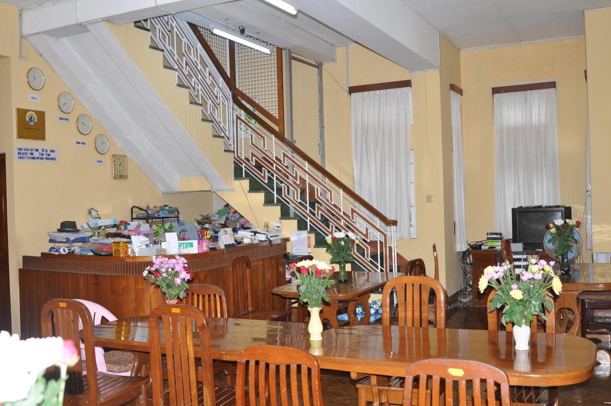 Golden Guest Inn Янгон Экстерьер фото