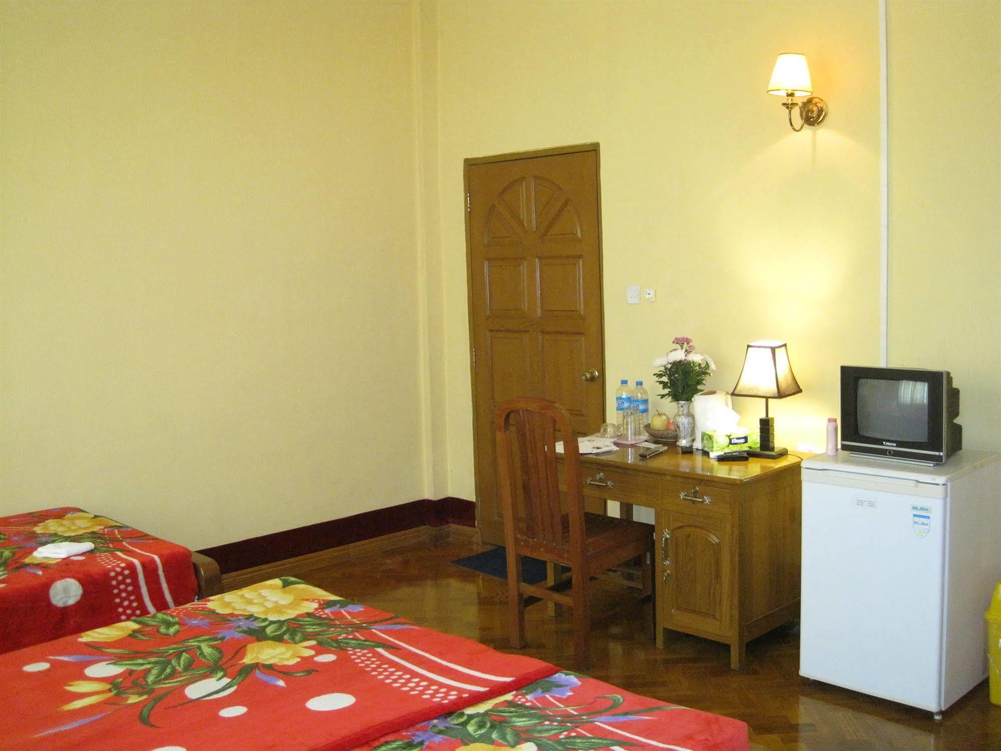 Golden Guest Inn Янгон Экстерьер фото
